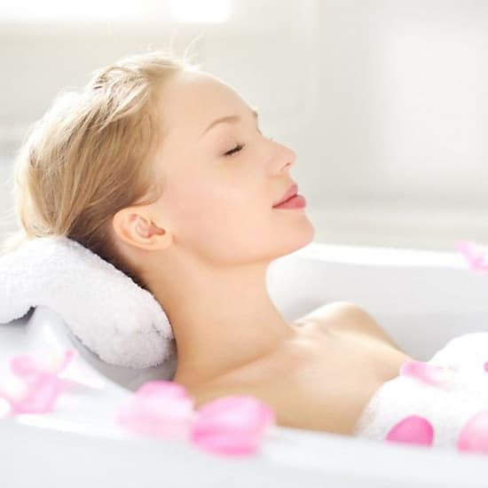 1 Trong Các DỊch Vụ Ủ Dưỡng Body Tại Ấm Brows & Spa