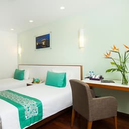 ÊMM Hotel 4* Huế - Trung Tâm Thành Phố, Buffet Sáng, Hồ Bơi, Gần Cầu Trường Tiền & Sông Hương