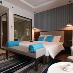 D'Lecia Hotel 3* Hạ Long - Gồm Bữa Sáng, Khách Sạn Mới, Ngay Trung Tâm Bãi Cháy, Gần Biển, Thuận Tiện Thăm Vịnh