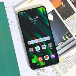 Điện thoại Vsmart Aris (8GB/128GB) - Hàng Chính Hãng