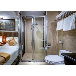 COMBO DELUXE ROOM - 2 NGƯỜI/P ( Phòng có ban công, city view)