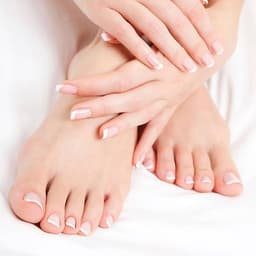Chăm Sóc Móng Tại TG Herbal House