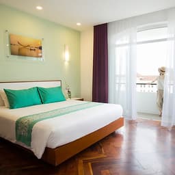 ÊMM Hotel 4* Huế - Trung Tâm Thành Phố, Buffet Sáng, Hồ Bơi, Gần Cầu Trường Tiền & Sông Hương