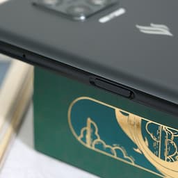 Điện thoại Vsmart Aris (8GB/128GB) - Hàng Chính Hãng