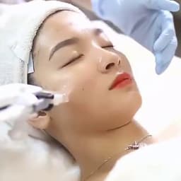 1 Trong Các DỊch Vụ Chăm Sóc Da Mặt Thư Giãn Tuyệt Đối Tại Ấm Brows & Spa