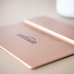 Máy đọc sách Amazon Kindle Oasis 2 - dung lượng 32gb - Chính hãng Amazon - Hàng nhập khẩu