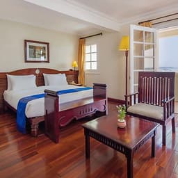 Victoria Châu Đốc Hotel 4* An Giang - Bữa Sáng, Hồ Bơi View Ngã Ba Sông, Trung Tâm Thành Phố