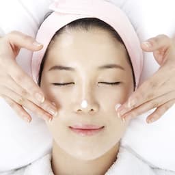 1 Trong Các DỊch Vụ Chăm Sóc Da Mặt Thư Giãn Tuyệt Đối Tại Ấm Brows & Spa