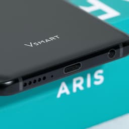 Điện thoại Vsmart Aris (8GB/128GB) - Hàng Chính Hãng