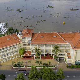 Victoria Châu Đốc Hotel 4* An Giang - Bữa Sáng, Hồ Bơi View Ngã Ba Sông, Trung Tâm Thành Phố