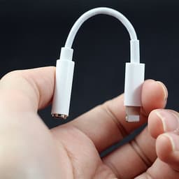 Cáp chuyển đổi cổng Lightning sang jack 3.5mm