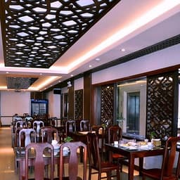 Phú Thọ Hotel Sài Gòn - Trung Tâm Thành Phố Hồ Chí Minh, Gồm Bữa Sáng, Gần Công Viên Đầm Sen