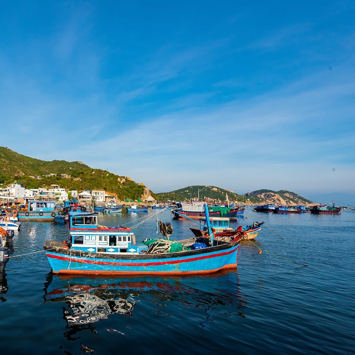 Tour Du lịch Bình Ba 2 Ngày 2 Đêm - Tiệc Bar trên biển - BBQ Hải sản
