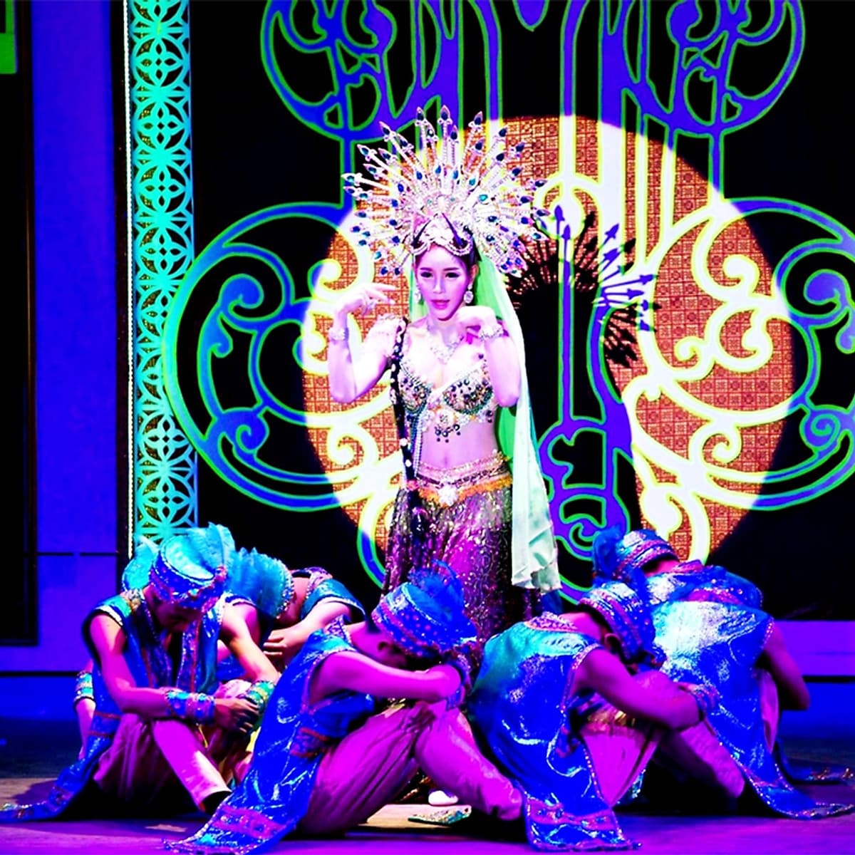 Vé Xem Show Miracle Cabaret Chiang Mai, Thái Lan - Ghế VIP
