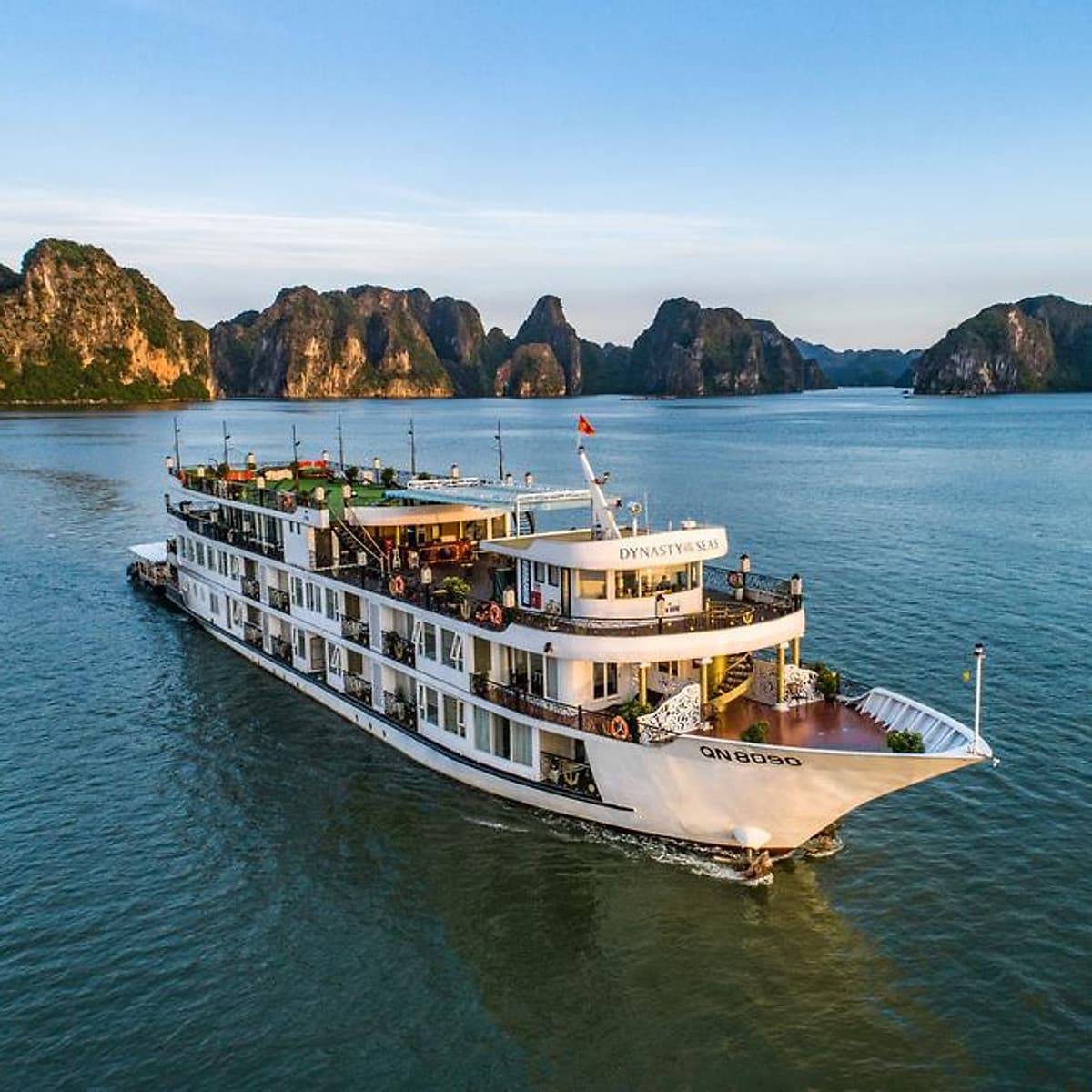 Combo Trọn Gói 2N1Đ Ngủ Đêm Trên Du Thuyền 5 Sao Dynasty Of The Seas Cruises Siêu Hot Tại Vịnh Hạ Long (Miễn Phí Chèo Thuyền Kayak, Câu Mực Đêm...)