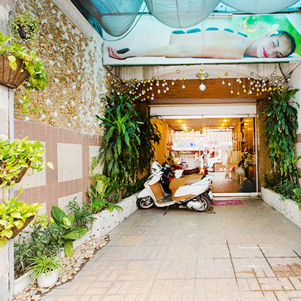 Moon Light Spa - Chăm Sóc Da Thư Giãn Vitamin C