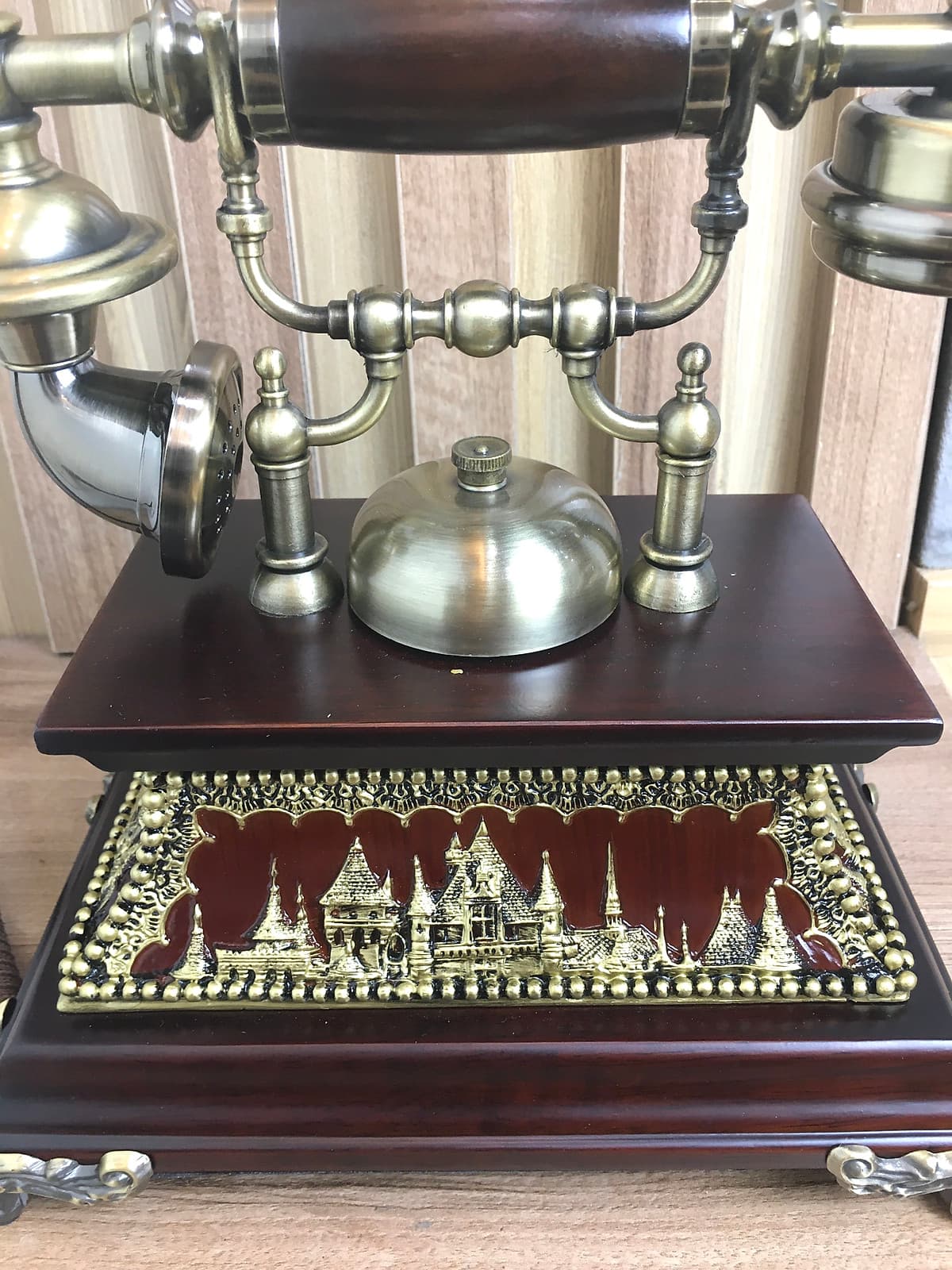 MẪU ĐIỆN THOẠI BÀN TÂN CỔ ĐIỂN  PHÍM DÙNG QUAY TAY (NGHE GỌI  DÙNG SIM DI ĐỘNG)