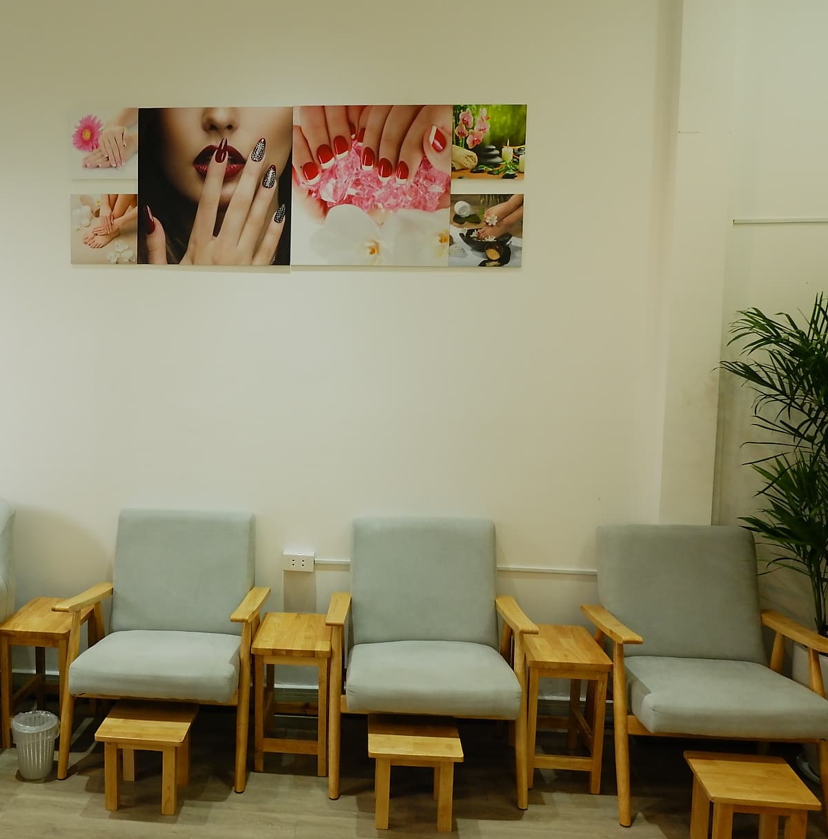 Chăm Sóc Móng Tại TG Herbal House