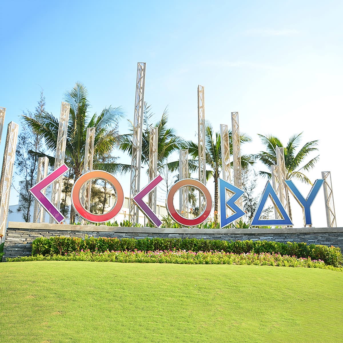 Voucher Xe 4 Chỗ Đưa / Đón Sân Bay Đà Nẵng - Coco Bay