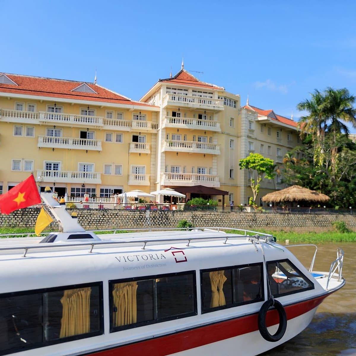 Victoria Châu Đốc Hotel 4* An Giang - Bữa Sáng, Hồ Bơi View Ngã Ba Sông, Trung Tâm Thành Phố