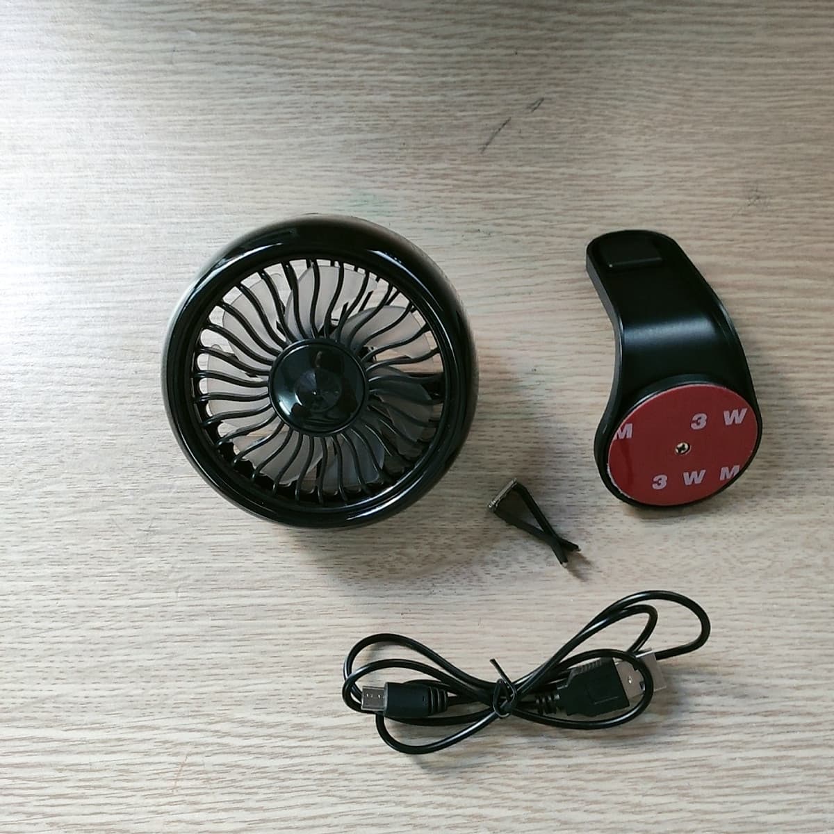 Quạt USB mini thiết kế sang trọng, hiện đại lắp trên xe ô tô - SBD05