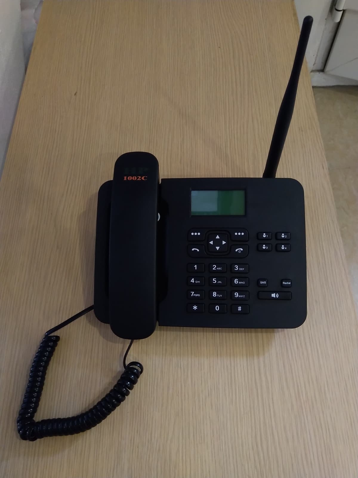 Điện thoại bàn cố định không dây lắp các loại sim cố định, di động Viettel, Mobi, Vina...