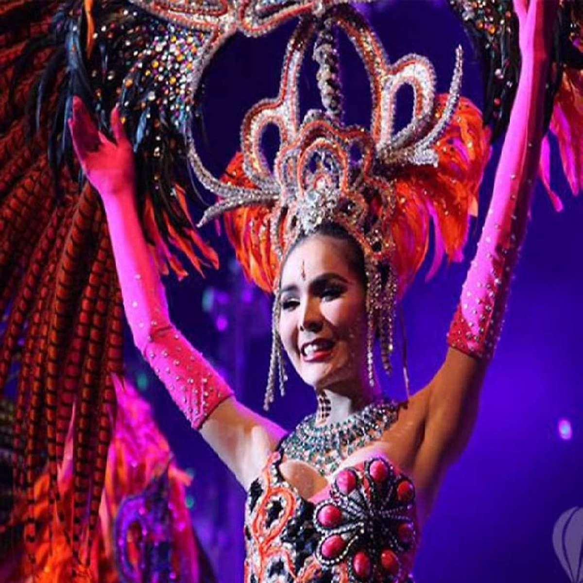 Vé Tiffany show ở Pattaya (Suất 19:30 - 20:45) - Ghế tầng lửng