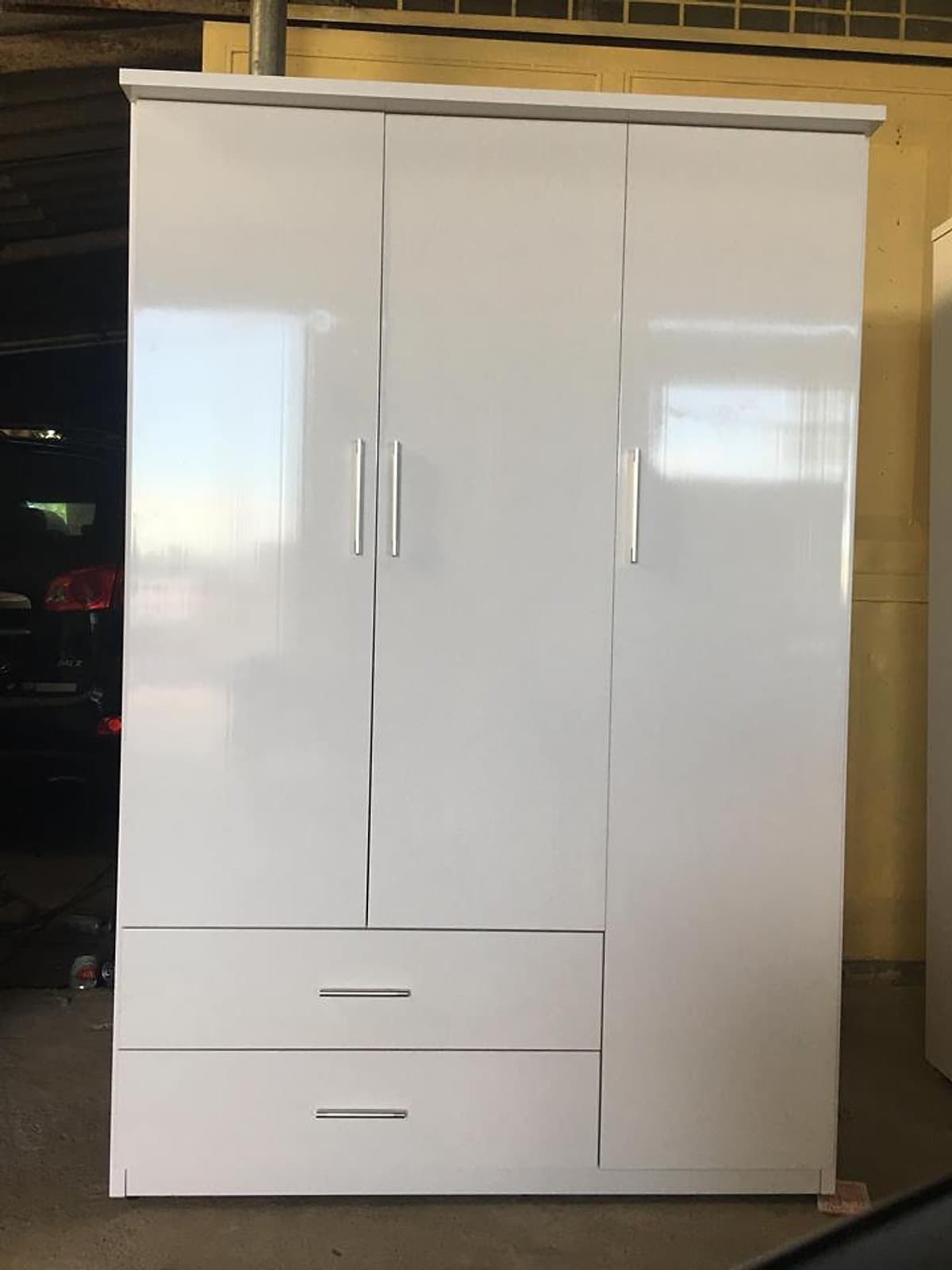 Tủ nhựa đài loan 3 cánh 2 ngăn kéo cao cấp V320
