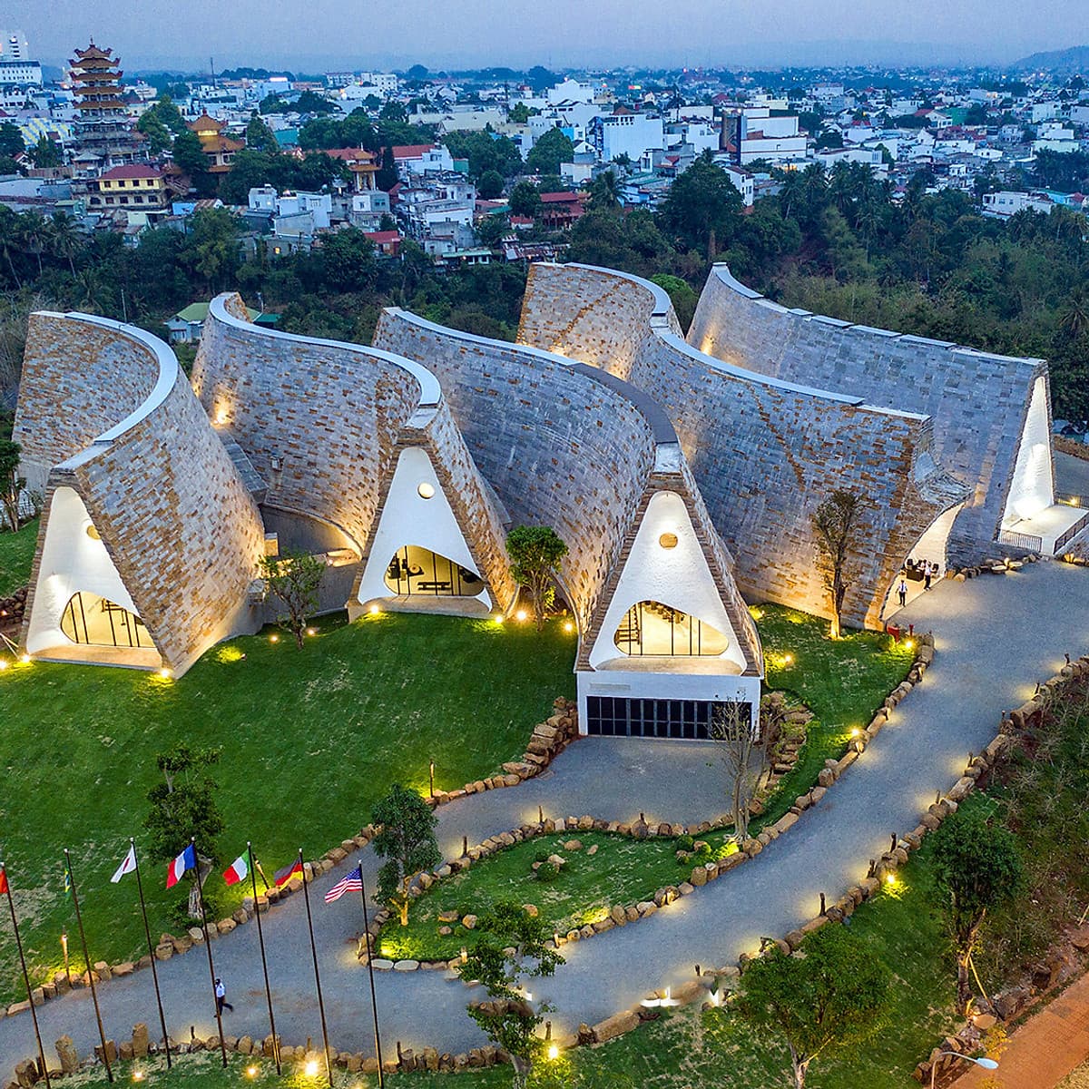 [Tour Tết] Tour du lịch Tây Nguyên- Đắk Lắk-Pleiku - Gia Lai 3 ngày 2 đêm khởi hành mùng 2 Tết (13/2/2021)  tại thành phố Hồ Chí Minh bằng xe du lịch 7-16-29-45 chỗ
