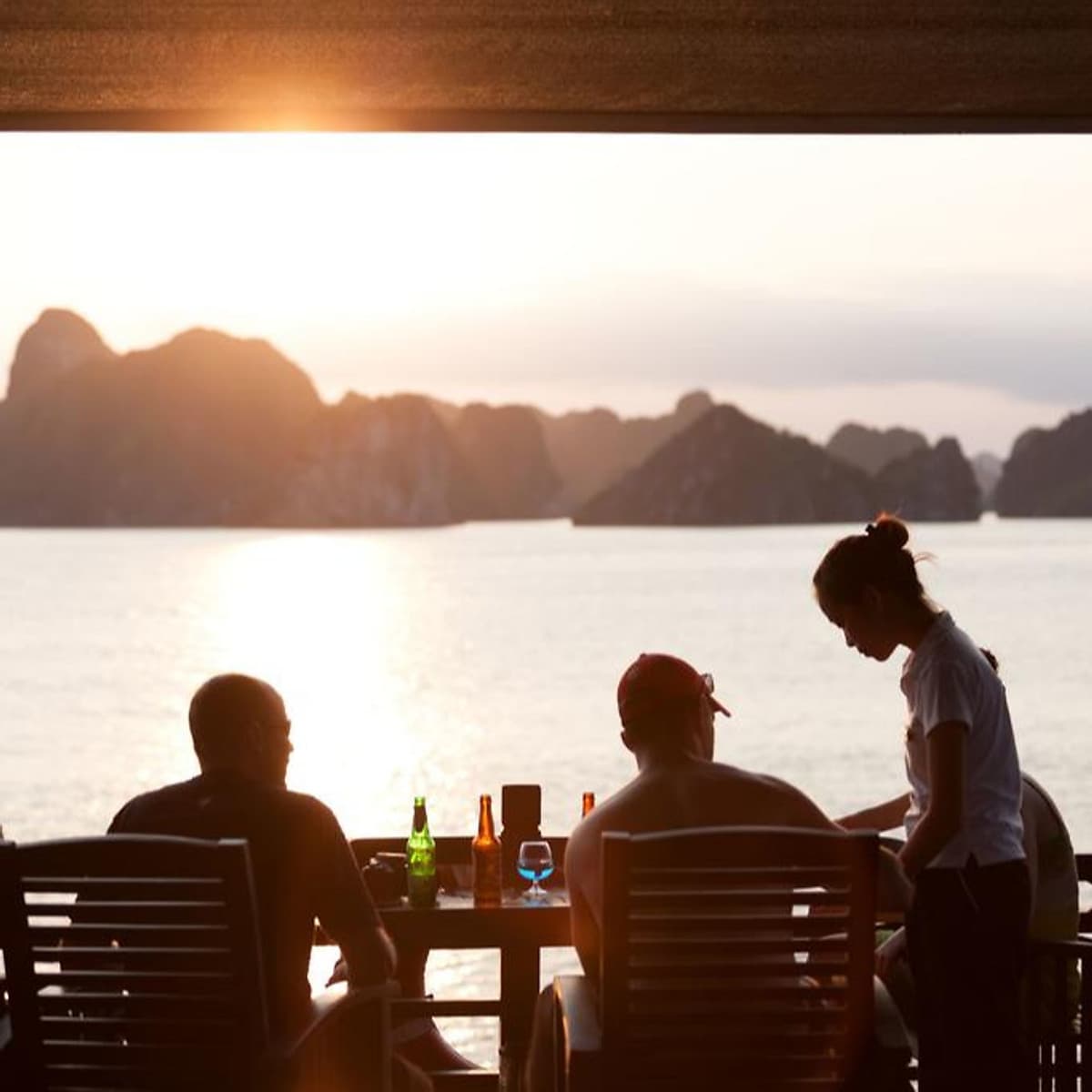 Du Thuyền 5 Sao Azalea Cruises Sang Trọng, Đẳng Cấp - Tour Du Lịch 2 Ngày 1 Đêm Ngủ Đêm Trên Thuyền Tại Vịnh Hạ Long (Trải Nghiệm Chèo Thuyền Kayak)