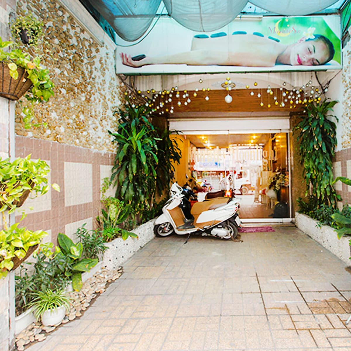 Moon Light Spa - Công Nghệ Đông Hủy Mỡ Tiên Tiến Kết Hợp Phương Pháp Đông Y