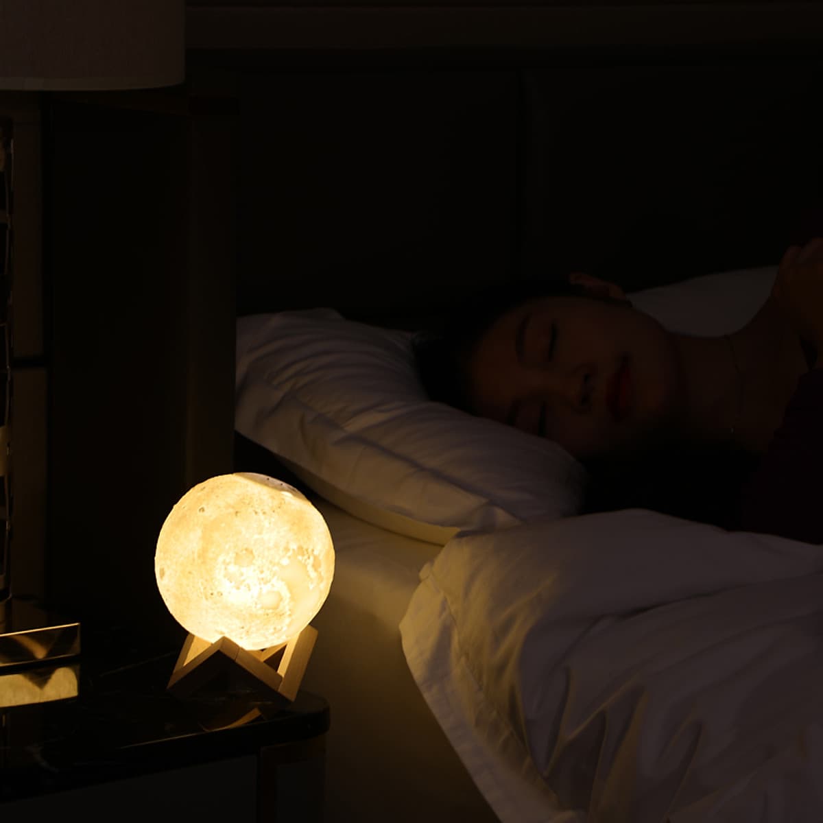 Máy Xông Tinh Dầu Tạo Độ Ẩm Moon Light