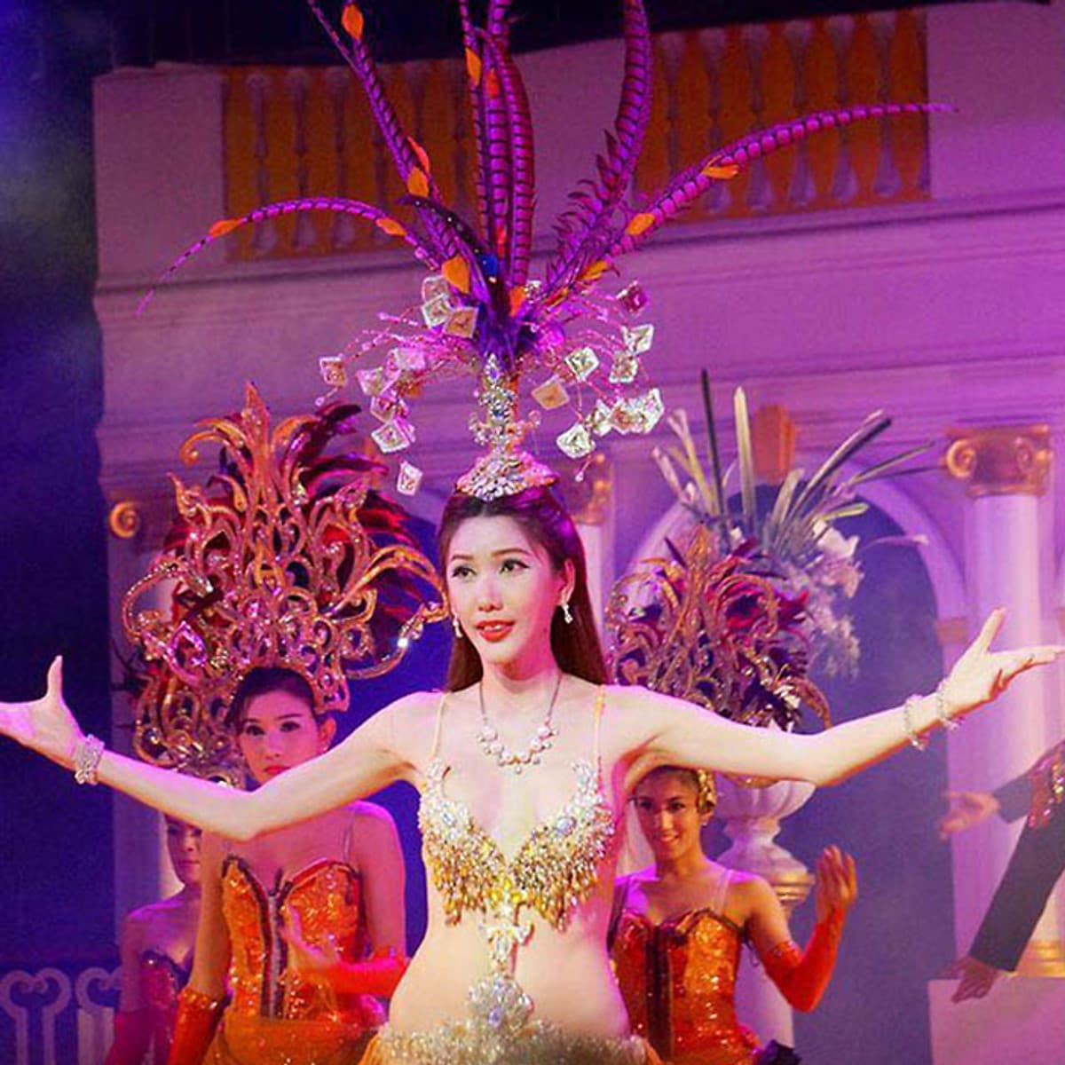 Vé Show Golden Dome Cabaret Ở Bangkok, Thái Lan