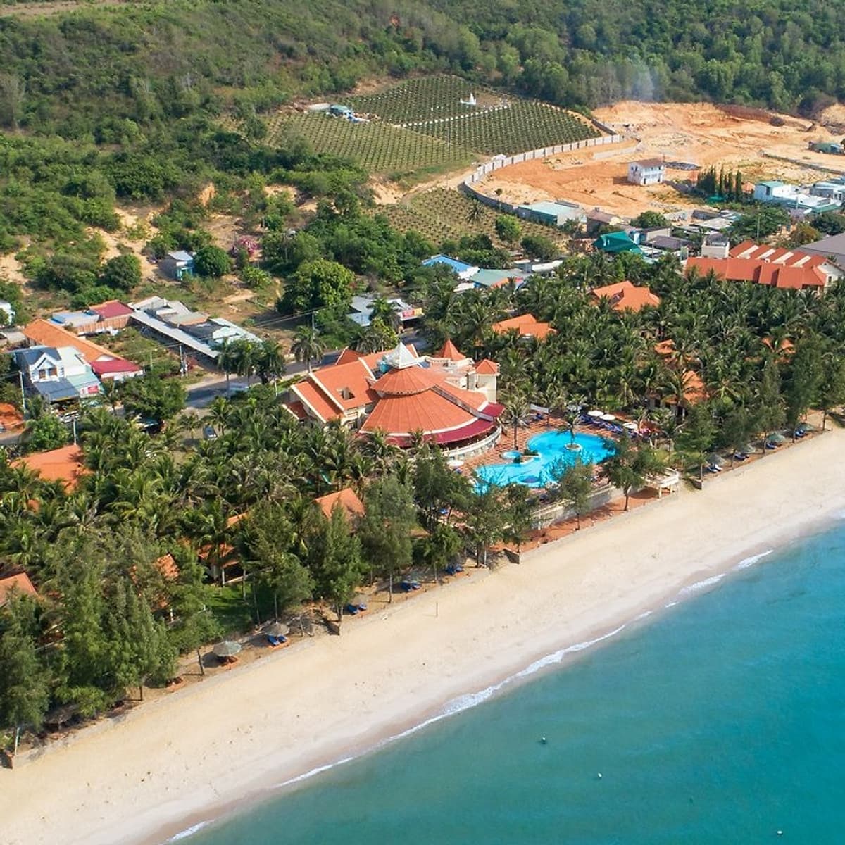 [2021] Golden Coast Resort & Spa 4* Phan Thiết - Gói Ăn 03 Bữa, Hồ Bơi, Bãi Biển Riêng, Gần Kê Gà, Nhiều Ưu Đãi Hấp Dẫn