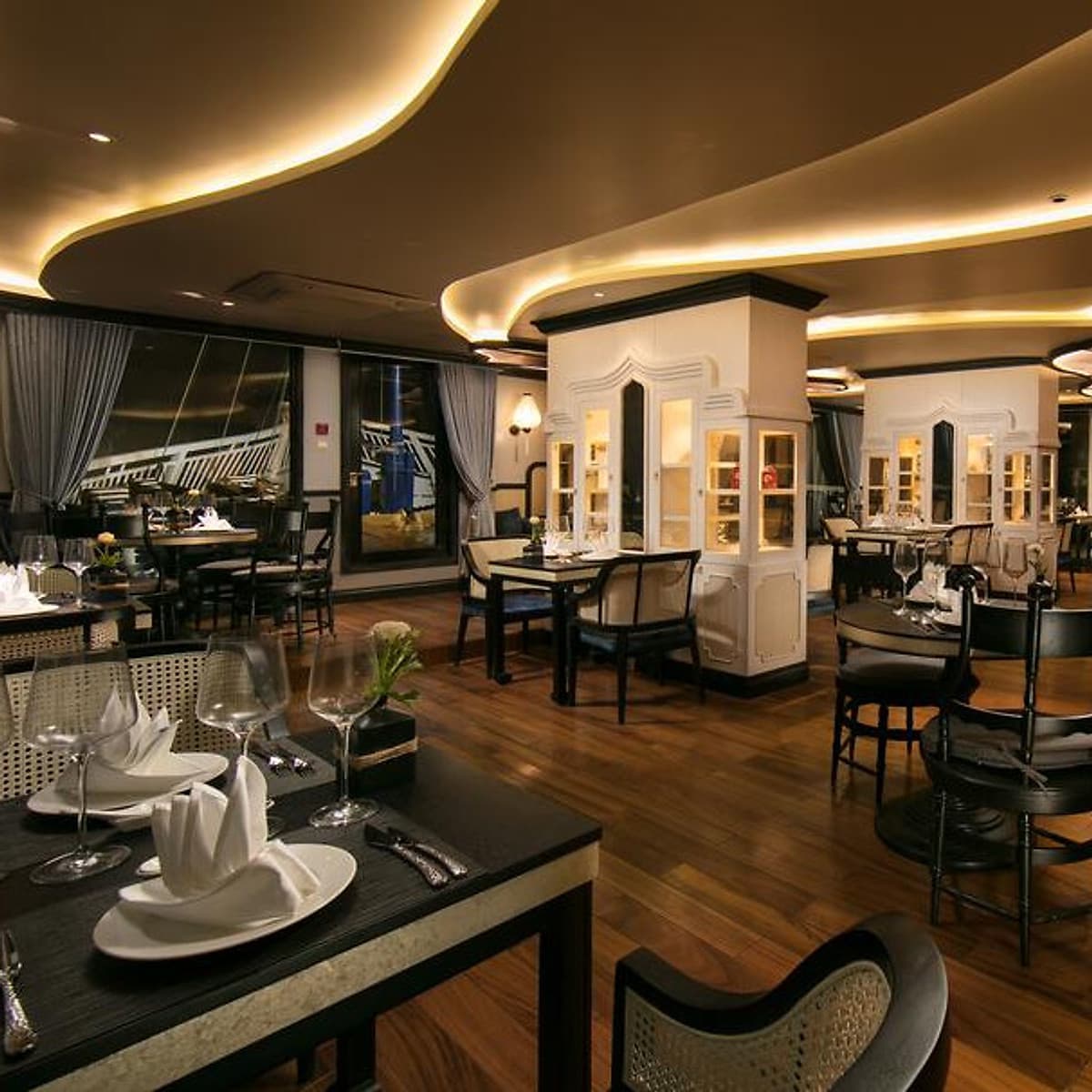 Trải Nghiệm Cực Sốc Tour Du Lịch 2 Ngày 1 Đêm Ngủ Trên Du Thuyền  5 Sao Lapinta Luxury Thăm Vịnh Hạ Long, Trải Nghiệm Chèo Thuyền  Kayak