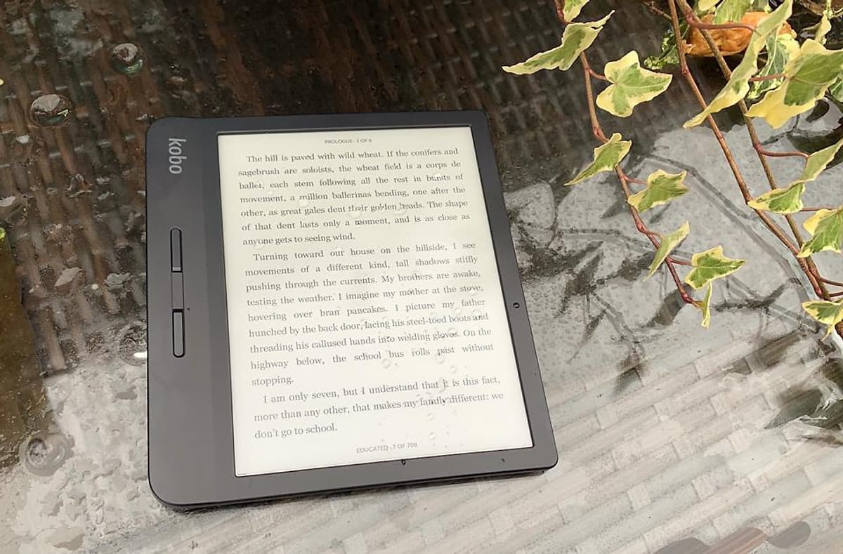 Máy đọc sách Kobo Libra H20 8GB Trắng/Đen có đèn nền vàng, chống nước - Hàng nhập khẩu
