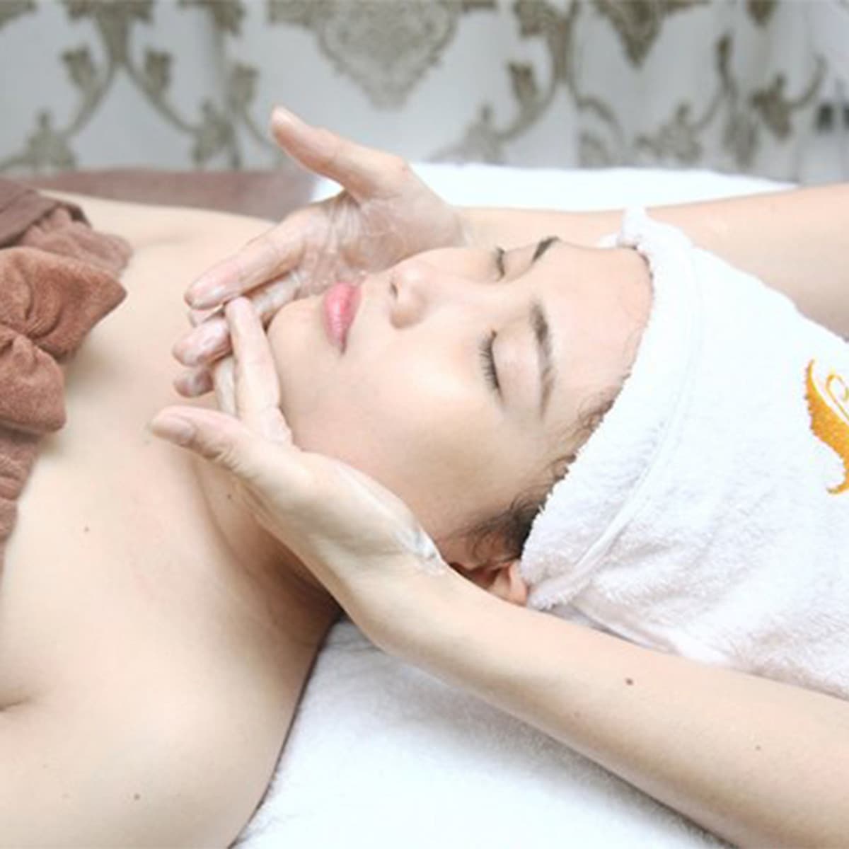 Liệu Trình Phun Oxy Jet Cho Da Sáng Mịn Tại Win Beauty Spa