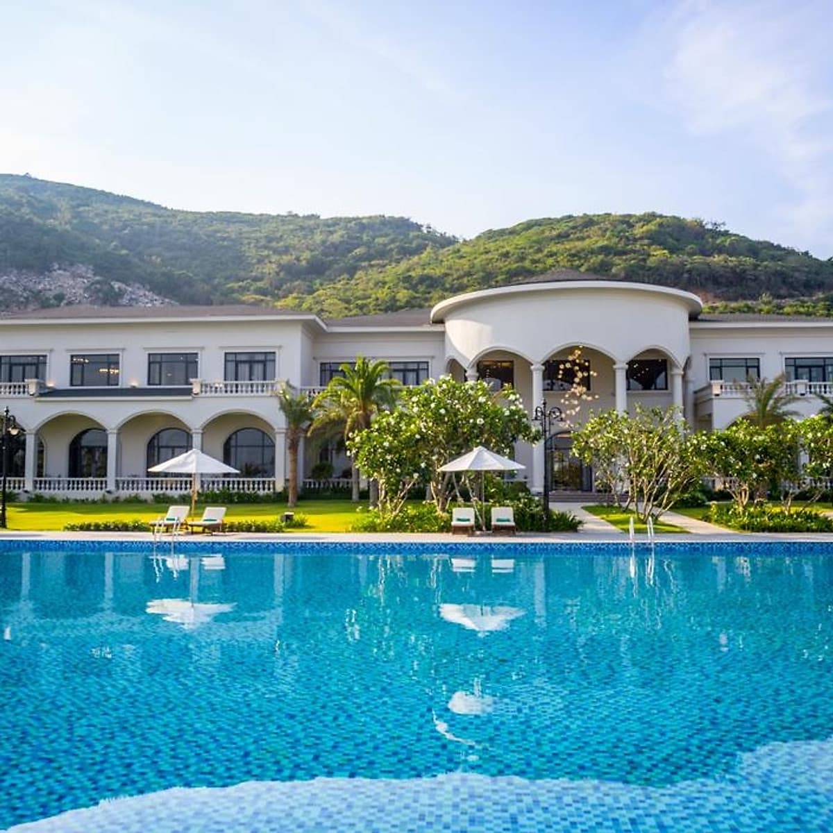 [Combo Tết Âm Lịch] Trọn Gói 3N2Đ Cho 06 Người Tại Vinpearl Nha Trang Hoặc Phú Quốc, Villa 03 PN, 6 Bữa Buffet, Vui Chơi VinWonders & Safari