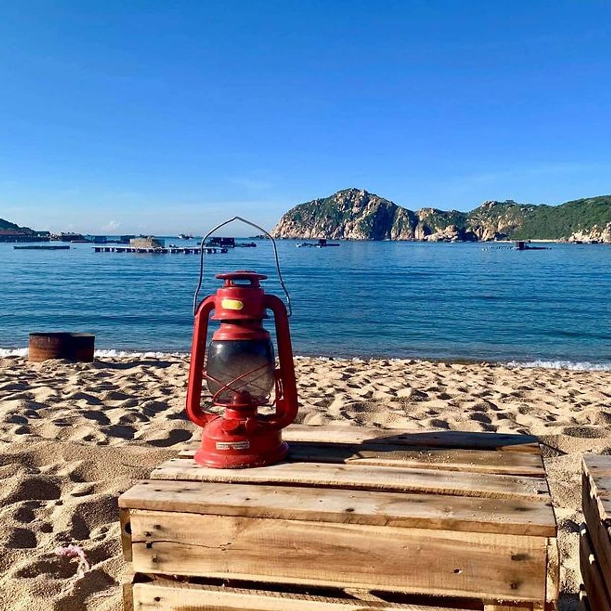 Tour 2N2Đ Sài Gòn - Núi Chúa - Vịnh Vĩnh Hy - Leo Núi Trekking 7Km - Suối Lồ Ồ - Cắm Trại Lalaland Camping Bên Biển, Khởi Hành Tối Thứ 6 Hàng Tuần