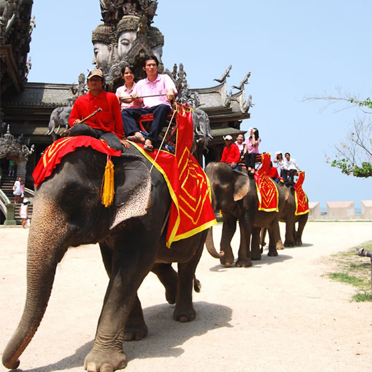 Vé Tham Quan Ngôi Đền Chân Lý (The Sanctuary Of Truth) Ở Pattaya, Thái Lan