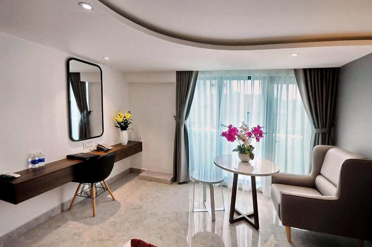 Anrizon Hotel Nha Trang 4* - Tặng 1 suất Set Menu Hải sản+Tôm hùm cho 2 người khi đặt 02 đêm trở lên