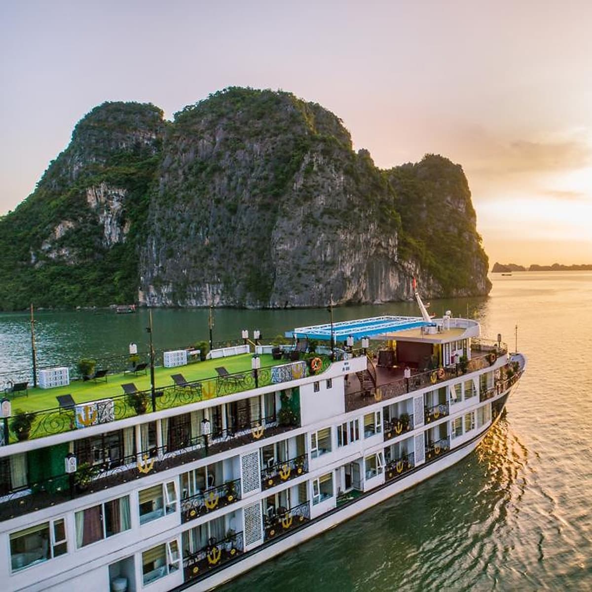 Combo Trọn Gói 2N1Đ Ngủ Đêm Trên Du Thuyền 5 Sao Dynasty Of The Seas Cruises Siêu Hot Tại Vịnh Hạ Long (Miễn Phí Chèo Thuyền Kayak, Câu Mực Đêm...)
