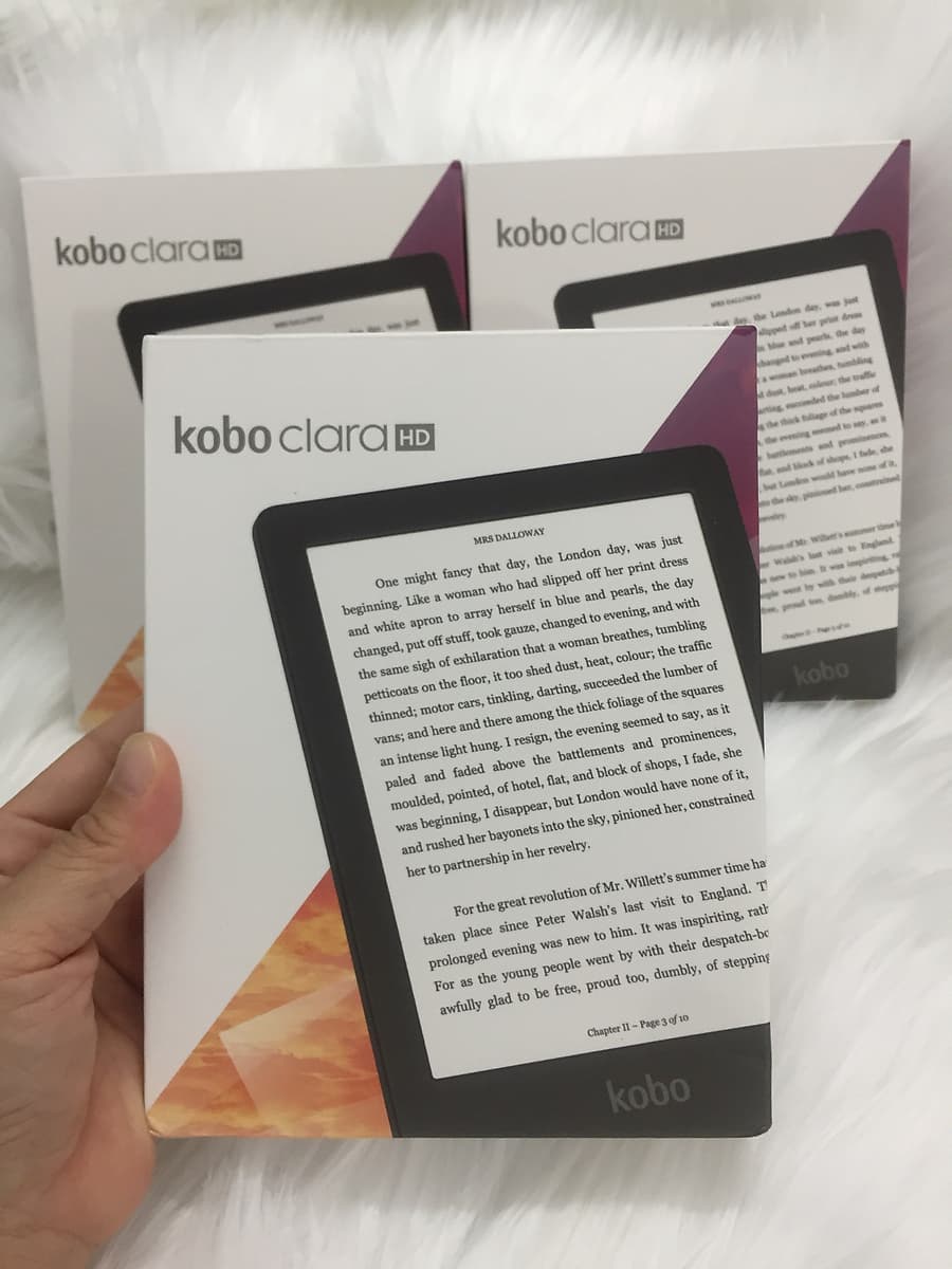 Máy đọc sách Kobo Clara HD - 8GB màu đen - màn hình 6 inch - có đèn cam- Hàng Nhập Khẩu
