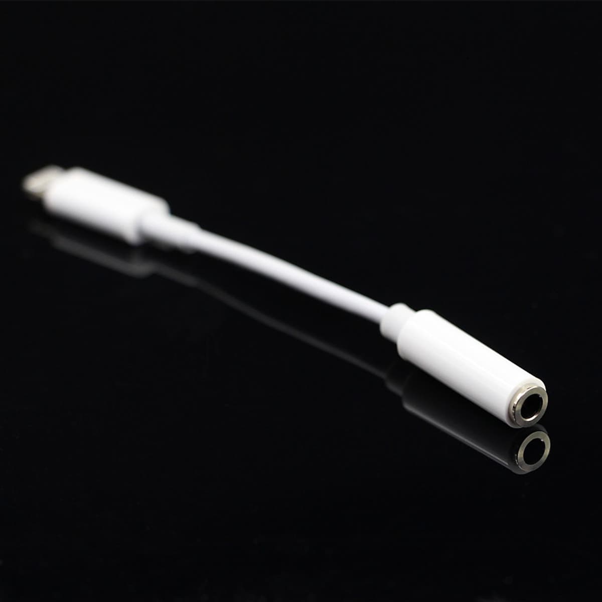 Cáp chuyển đổi cổng Lightning sang jack 3.5mm