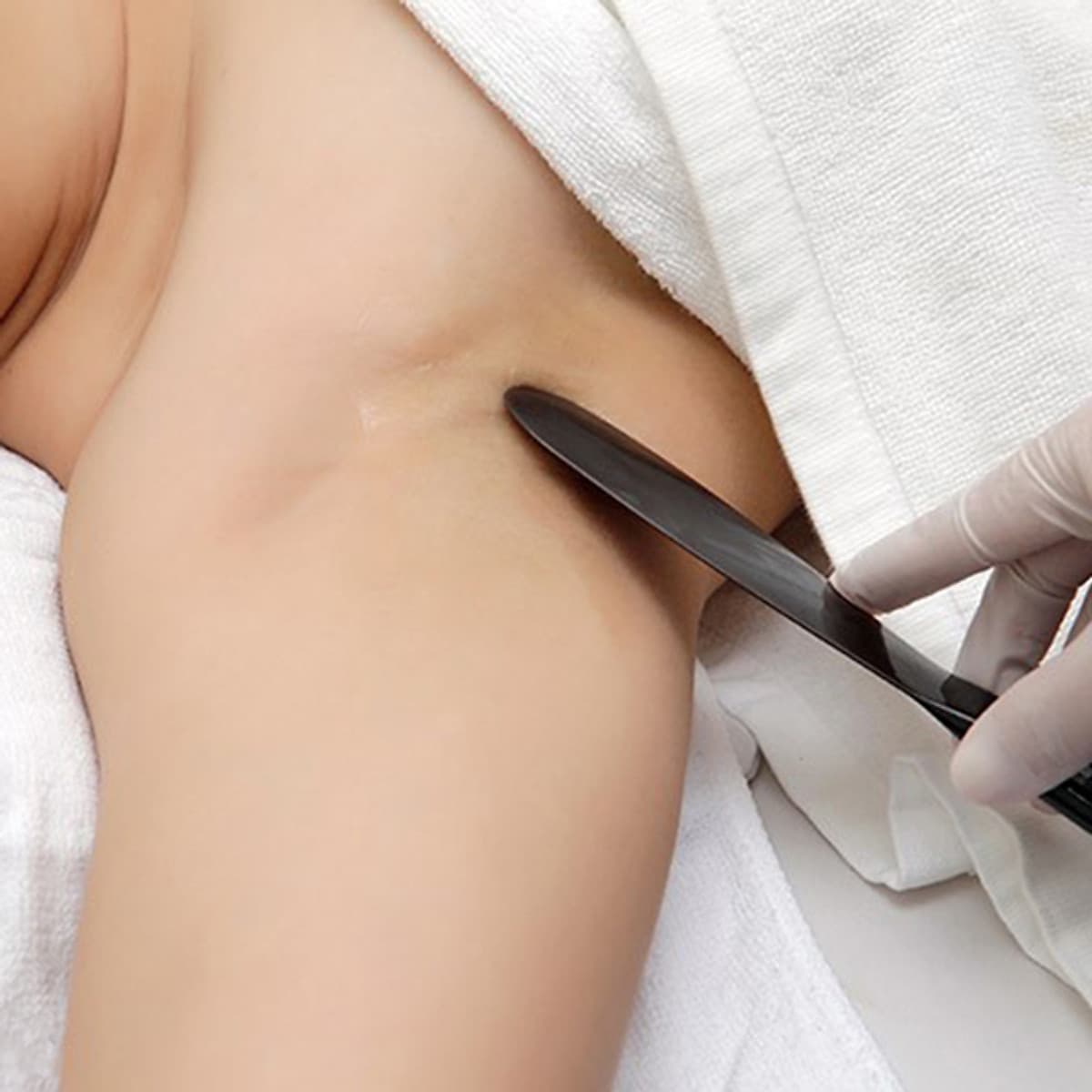 Liệu Trình Triệt Lông Trắng Sáng Vùng Nách Tại Les Sam Wellness & Spa