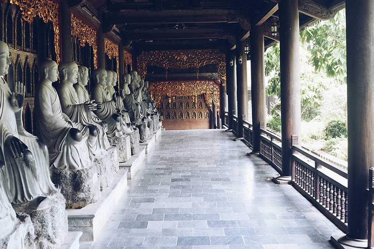 Tour Lễ Hội Bái Đính - Tràng An, khởi hành hàng ngày từ Hà Nội, ăn Buffet trưa 