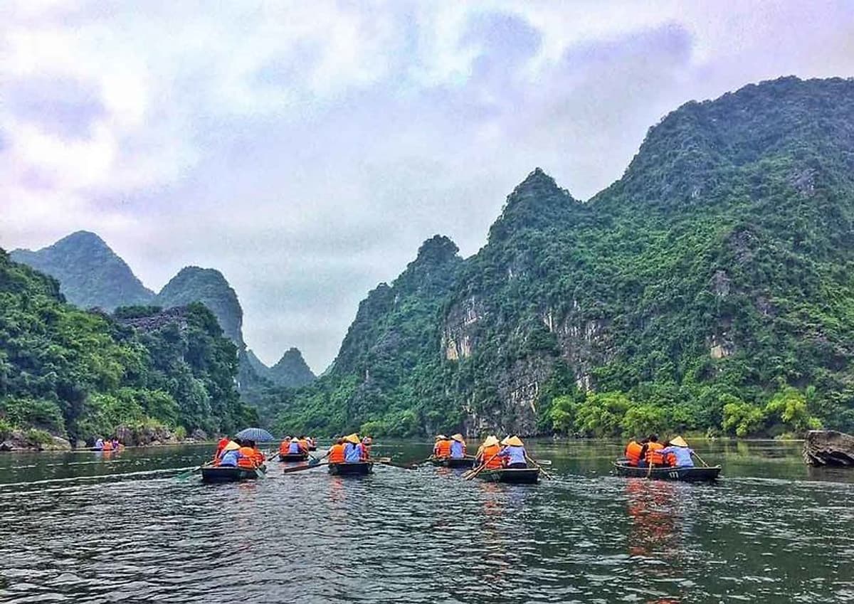 Tour Lễ Hội Bái Đính - Tràng An, khởi hành hàng ngày từ Hà Nội, ăn Buffet trưa 