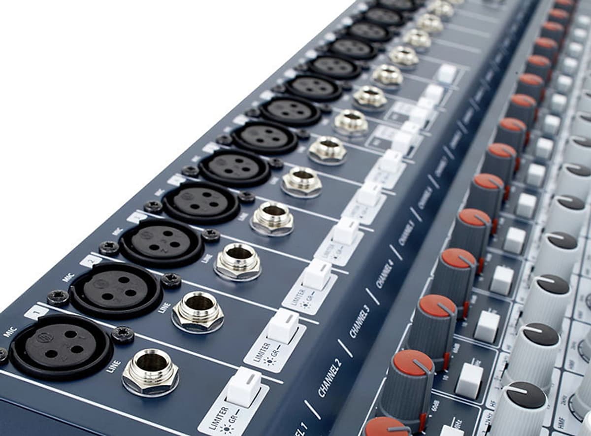 Bộ Trộn Âm Thanh Soundcraft Signature 22-EU-Mixing - Hàng Chính Hãng