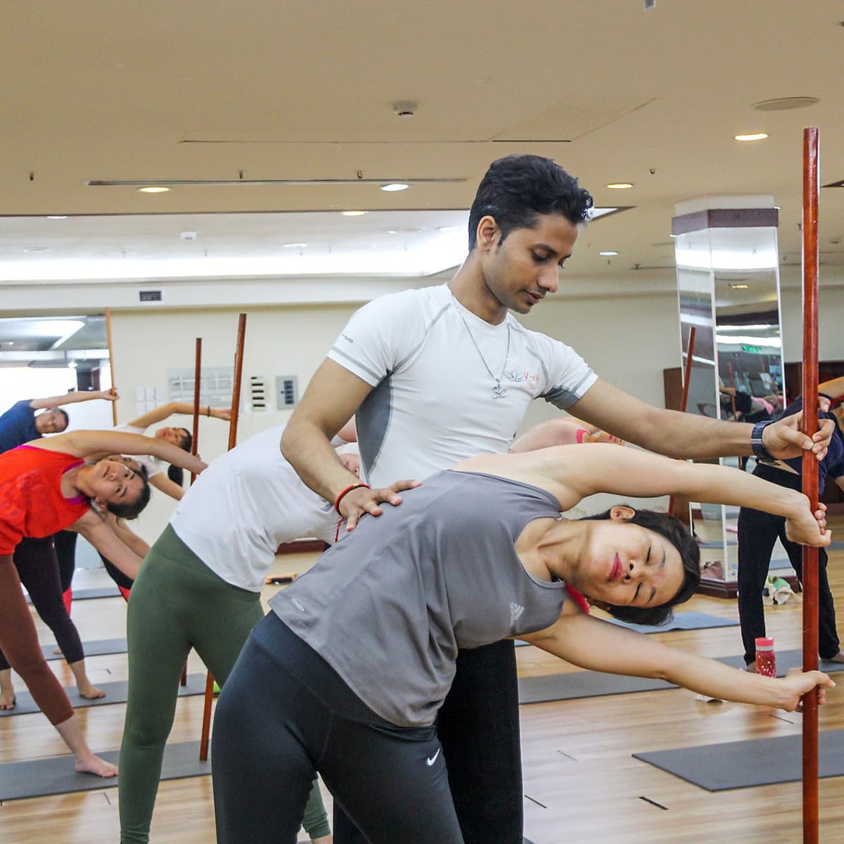 Vyoga World - 30 Ngày Tập Luyện Yoga & Dance Không Giới Hạn