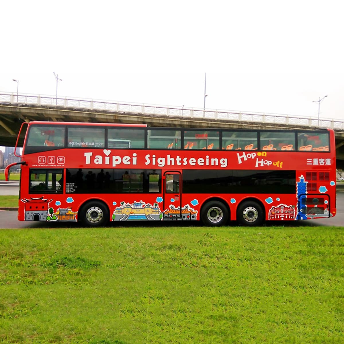 Vé 4 Tiếng Hop On Hop Off Đài Bắc (Taipei Double Decker Bus)